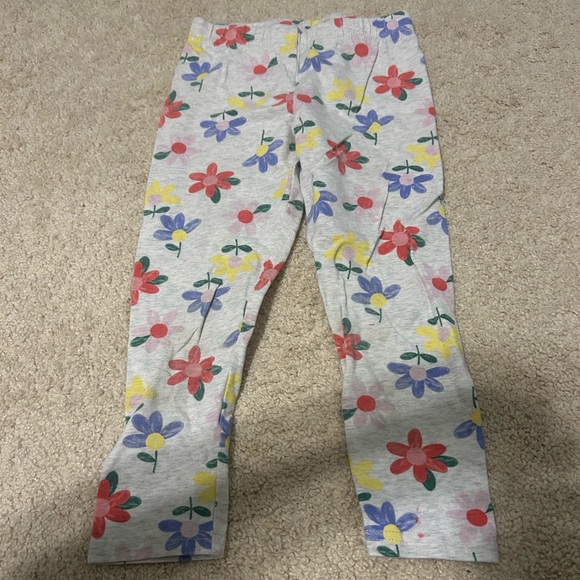 Girl’s Carter’s Floral Leggings and Heart Shorts Bundle Set - Size 7 - Spring - Picture 3 of 5